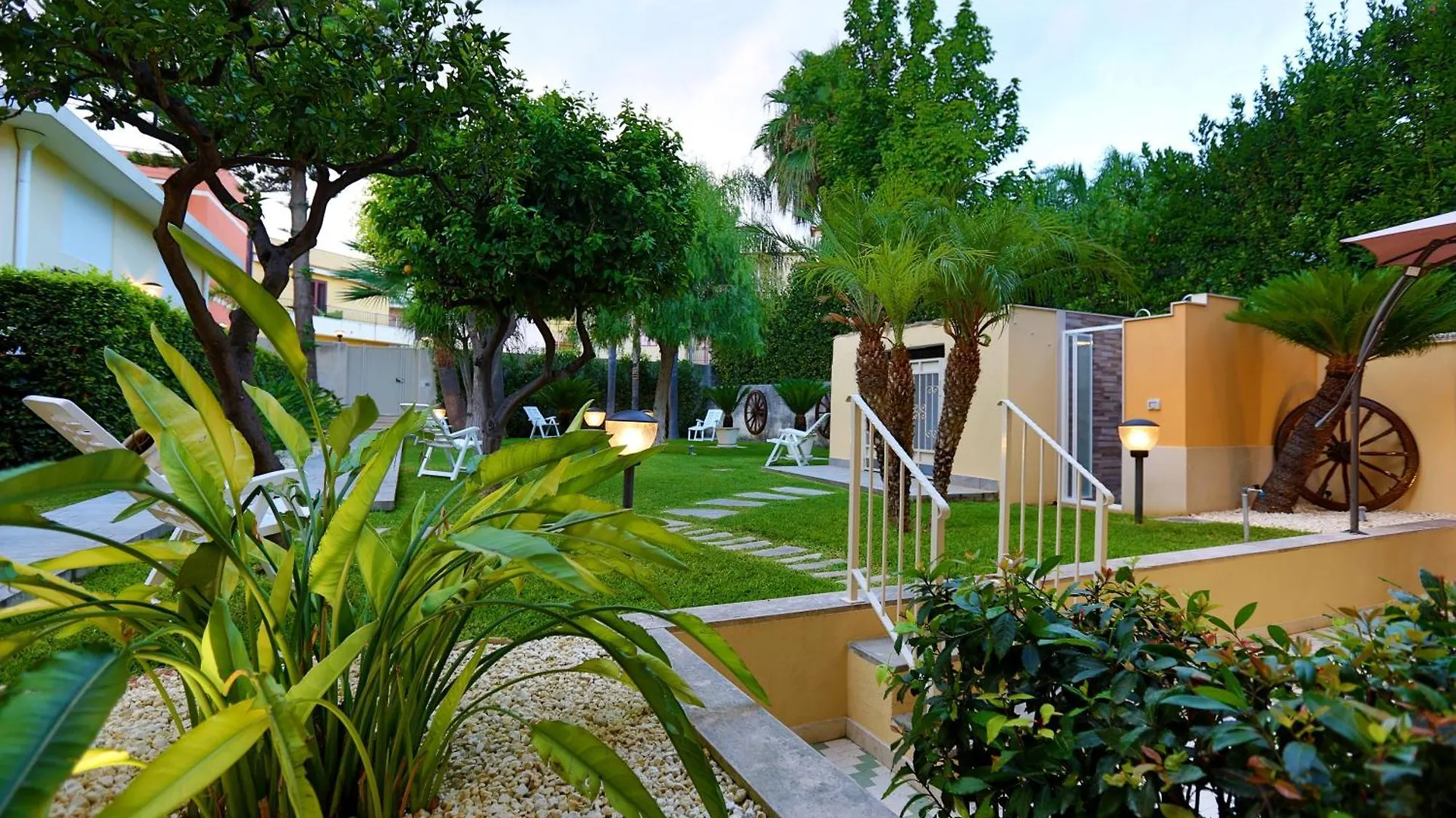 Re Sole La Villa - Casa Vacanza U R A N O Avola 0*,  İtalya
